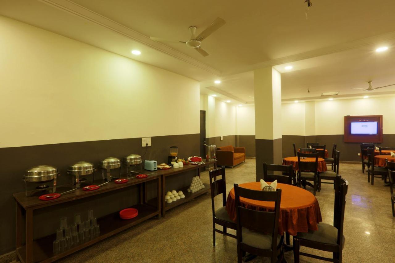 Green Plaza At Airport Hotel Nueva Delhi Exterior foto