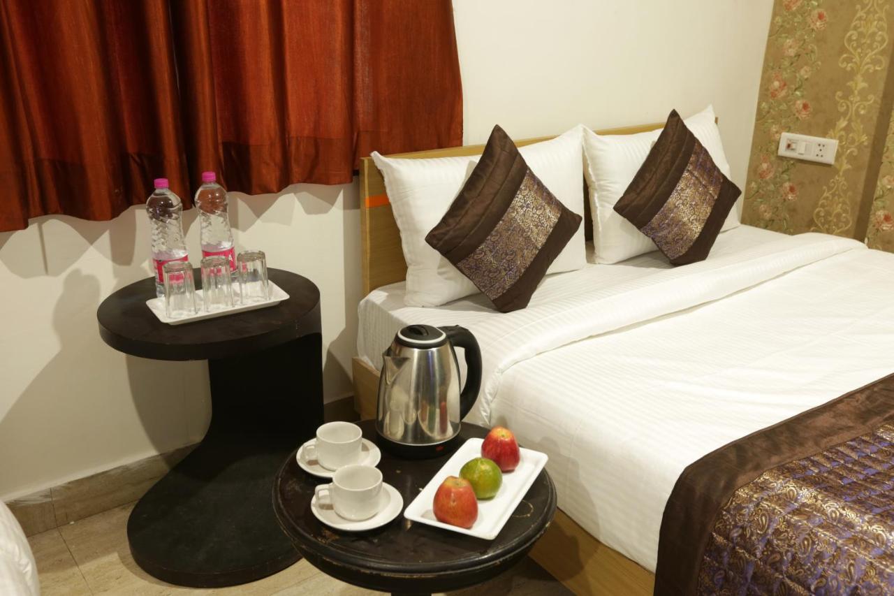 Green Plaza At Airport Hotel Nueva Delhi Exterior foto